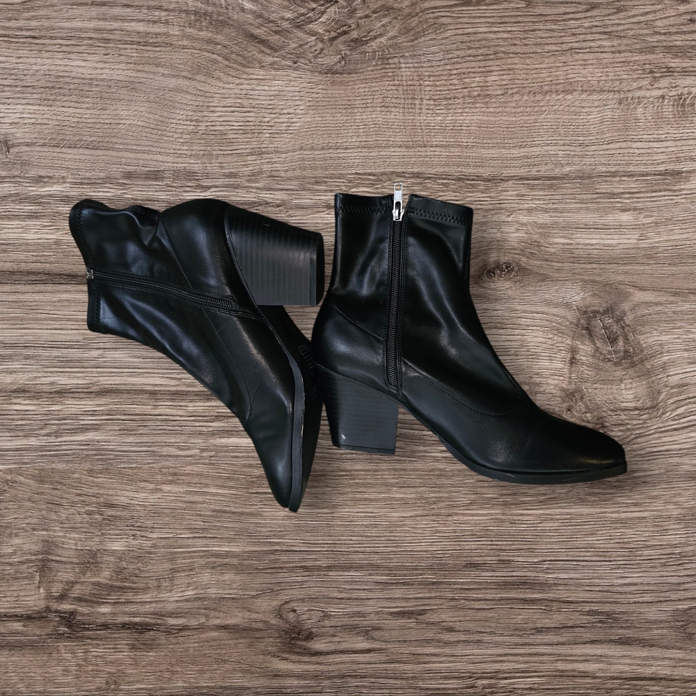 Gently Used Forever 21 Sleek Black Ankle Boots